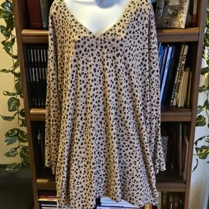 Croft & Barrow Tan and Black Polka Dot V-Neck Top